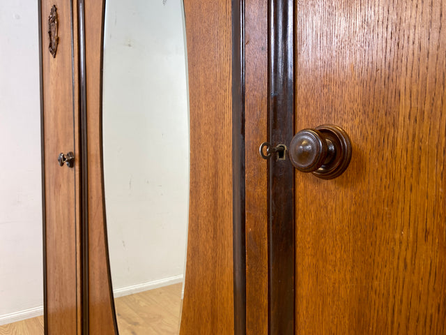 WMK Sehr imposanter und gut erhaltener antiker Kleiderschrank aus vollem Eichenholz mit Spiegeltür # Schrank Wäscheschrank Schlafzimmerschrank Dielenschrank Bauernschrank Wardrobe Vintage Jugendstil