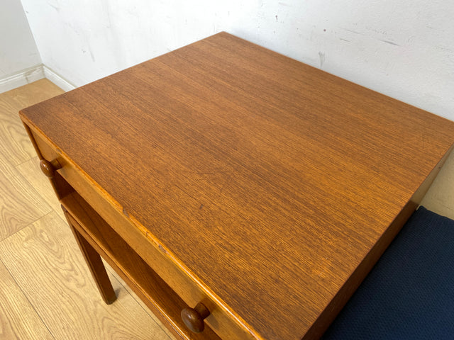 WMK Elegante und sehr gut erhaltene skandinavische Telefonbank in Teakholz mit Schublade & neuem Bezug # Bank Sitzbank Holzbank Beistelltisch Flurgarderobe Flurkommode Ablage Mid-Century Vintage Teak