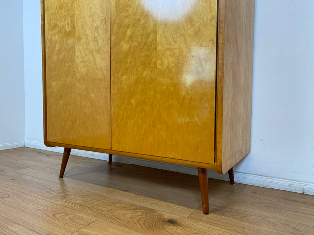 WMK # Raumaufhellender und geräumiger Mid-Century Kleiderschrank aus 1964 in Buche und Birke mit Aufsatz # Schrank Wäscheschrank Wardrobe Schlafzimmerschrank Aufsatzschrank DDR Vintage Retro 60er