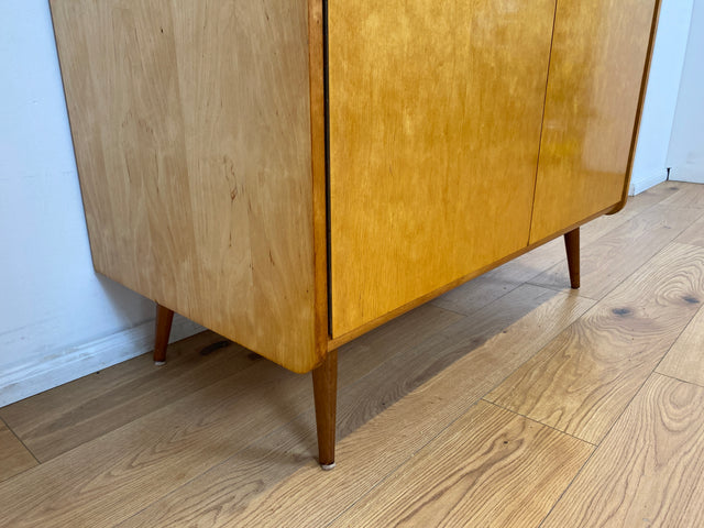 WMK # Raumaufhellender und geräumiger Mid-Century Kleiderschrank aus 1964 in Buche und Birke mit Aufsatz # Schrank Wäscheschrank Wardrobe Schlafzimmerschrank Aufsatzschrank DDR Vintage Retro 60er