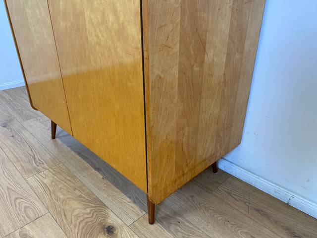 WMK # Raumaufhellender und geräumiger Mid-Century Kleiderschrank aus 1964 in Buche und Birke mit Aufsatz # Schrank Wäscheschrank Wardrobe Schlafzimmerschrank Aufsatzschrank DDR Vintage Retro 60er