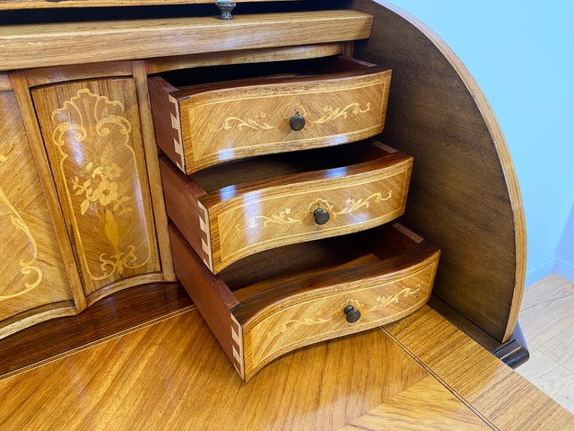 WMK # Vornehmer und gut erhaltener dänischer 60er Jahre Sekretär im Stil Louis XVI aus vollem Holz, mit feinen Intarsien # Sekretär Schreibschrank Schreibtisch Kommode Desk Barock Rokoko XV Vintage