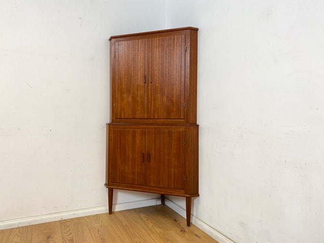 WMK Stilvoller & sehr gut erhaltener skandinavischer 60er Jahre Eckschrank in Teakholz mit verspiegeltem Barschrank # Eckkommode Highboard Schrank Bar Barkommode Danish Design Vintage Mid-Century Teak