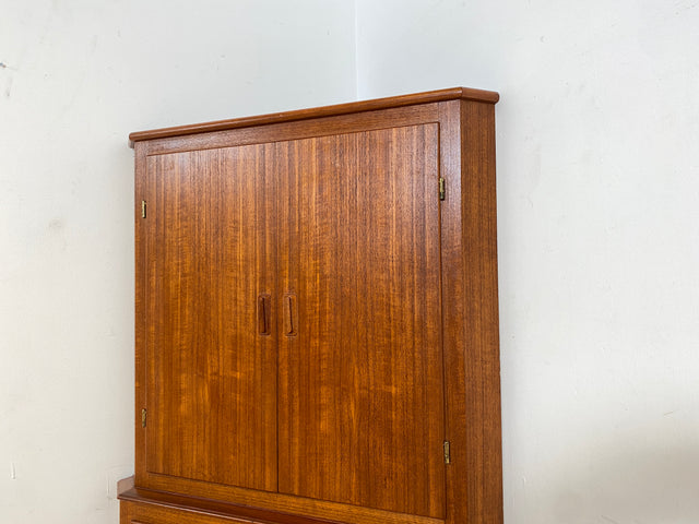 WMK Stilvoller & sehr gut erhaltener skandinavischer 60er Jahre Eckschrank in Teakholz mit verspiegeltem Barschrank # Eckkommode Highboard Schrank Bar Barkommode Danish Design Vintage Mid-Century Teak