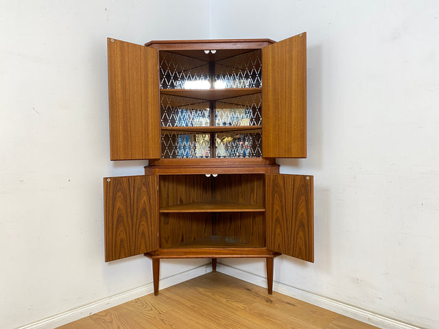 WMK Stilvoller & sehr gut erhaltener skandinavischer 60er Jahre Eckschrank in Teakholz mit verspiegeltem Barschrank # Eckkommode Highboard Schrank Bar Barkommode Danish Design Vintage Mid-Century Teak