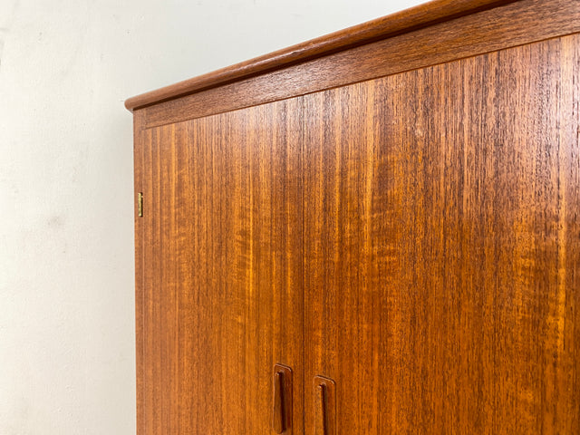 WMK Stilvoller & sehr gut erhaltener skandinavischer 60er Jahre Eckschrank in Teakholz mit verspiegeltem Barschrank # Eckkommode Highboard Schrank Bar Barkommode Danish Design Vintage Mid-Century Teak