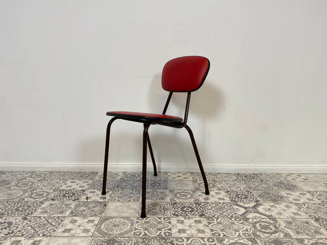 WMK Retro pur! Set aus 4 formschönen & gut erhaltenen dänischen Mid-Century Küchenstühlen mit roter Kunstlederpolsterung # Stühle Esszimmerstühle Metallstühle Dininig chairs Space Age Vintage DDR