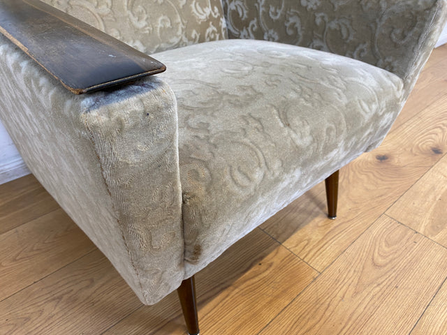 WMK Stilvoller und gut erhaltener Mid-Century Sessel mit Originalbezug und edlem Holzgestell