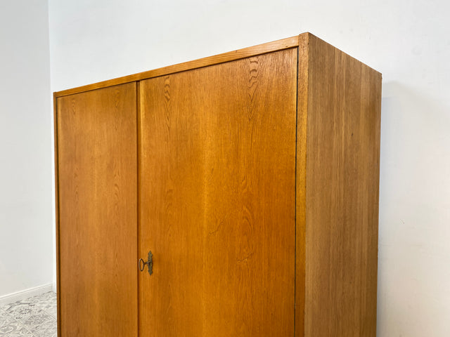 WMK Stilvoller jedoch etwas abgerockter Mid-Century Wäscheschrank 602/B aus 1961 in Senesche , ein Original von Franz Ehrlich für VEB Hellerau # Schrank Highboard Sideboard Kommode DDR 60er Vintage