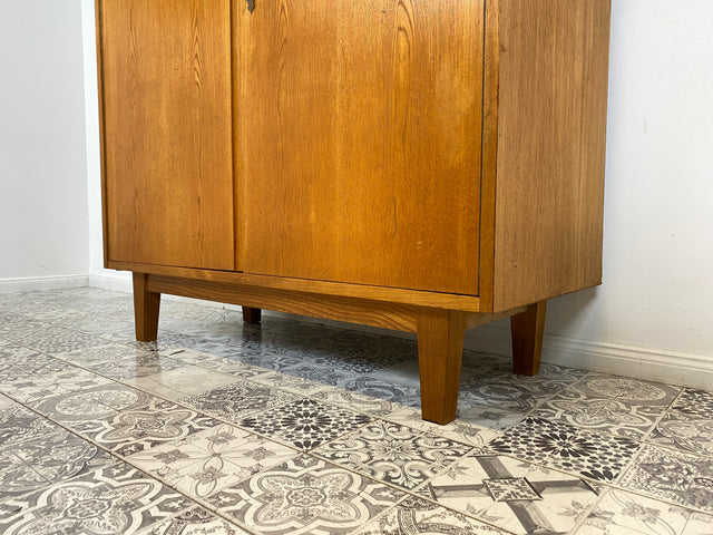 WMK Stilvoller jedoch etwas abgerockter Mid-Century Wäscheschrank 602/B aus 1961 in Senesche , ein Original von Franz Ehrlich für VEB Hellerau # Schrank Highboard Sideboard Kommode DDR 60er Vintage