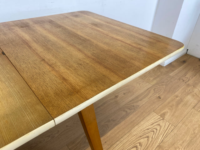 WMK Formschöner und gut erhaltener Mid-Century Esstisch , ausziehbar mit integrierter Ausziehplatte und konischen Füße # Tisch Holztisch Esszimmertisch Küchentisch Dining Table Vintage Retro 60er