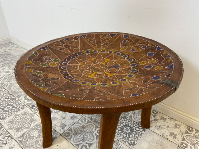 WMK Wunderschöner handgearbeiteter und kunstvoll handbemalter Holztisch , vermutlich Afrikanisch # Tisch Teetisch coffee table Beistelltisch Couchtisch Schale Vintage - Lieferung möglich