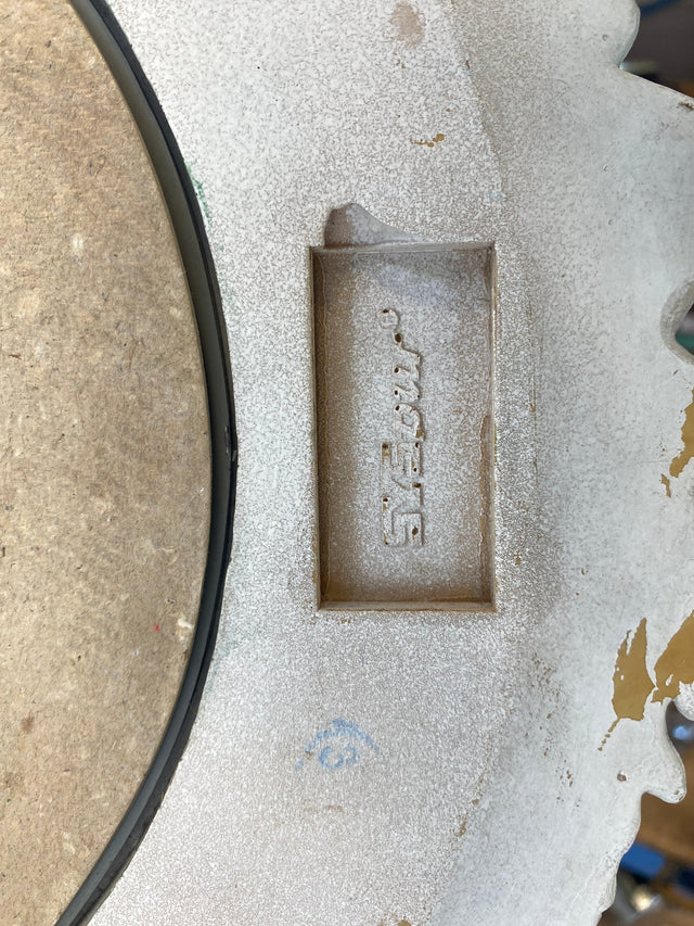 WMK I Versand möglich I Sehr schöner weißer ovaler 70er Jahre Spiegel im Barock Stil mit floralem Kunststoff Spiegelrahmen I Wandspiegel Flurspiegel Mirror Rokoko Vintage I Berlin Dresden Stuttgart