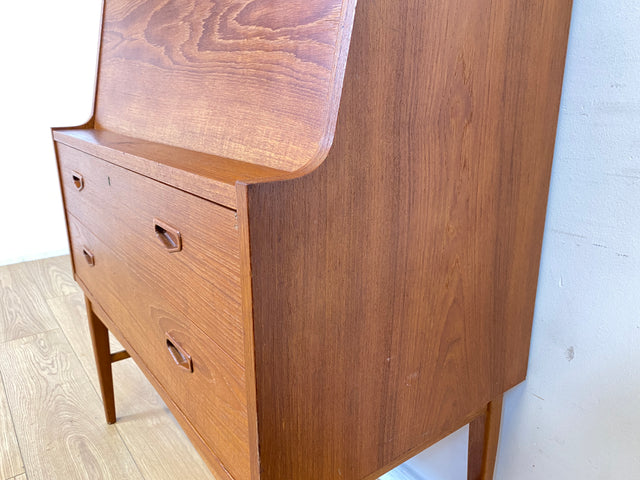 WMK I Stilvoller skandinavischer Mid-century Sekretär in Teakholz mit ausklappbarem Spiegel I Schminkkommode Schminktisch Schreibtisch Schreibkommode Kommode Danish Design Vintage Berlin Nürnberg Köln