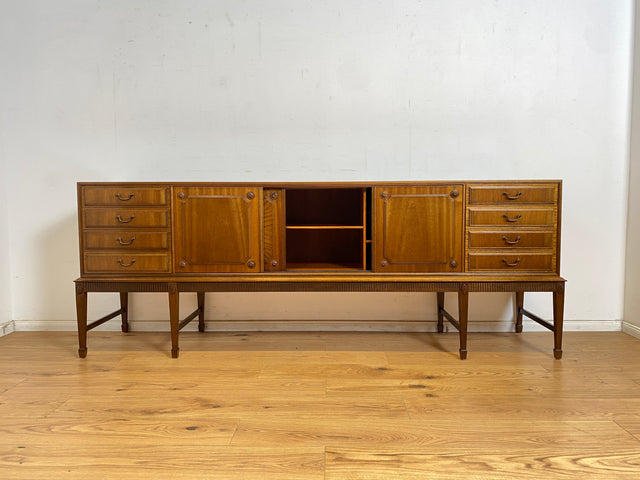 WMK Hochwertiges und sehr gut erhaltenes 230cm langes dänisches Stilmöbel Sideboard im antikem Stil mit Schubladen und Schiebetüren # Anrichte Büfett Buffett Schrank TV-Lowboard Kommode Vintage 70er