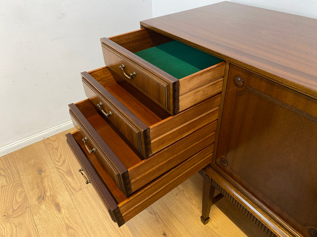 WMK Hochwertiges und sehr gut erhaltenes 230cm langes dänisches Stilmöbel Sideboard im antikem Stil mit Schubladen und Schiebetüren # Anrichte Büfett Buffett Schrank TV-Lowboard Kommode Vintage 70er