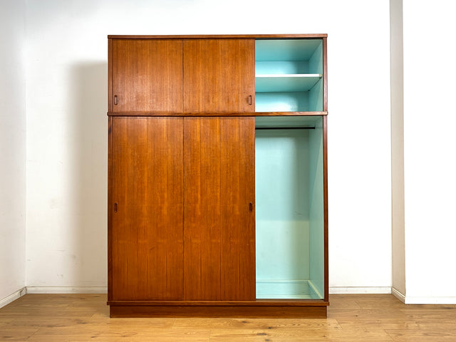 WMK Stilvoller & geräumiger großer skandinavischer Kleiderschrank in Teakholz mit Schiebetüren & Aufsatz # Schrank Wäscheschrank Schlafzimmerschrank Wardrobe Danish Design Mid-Century Vintage Teak