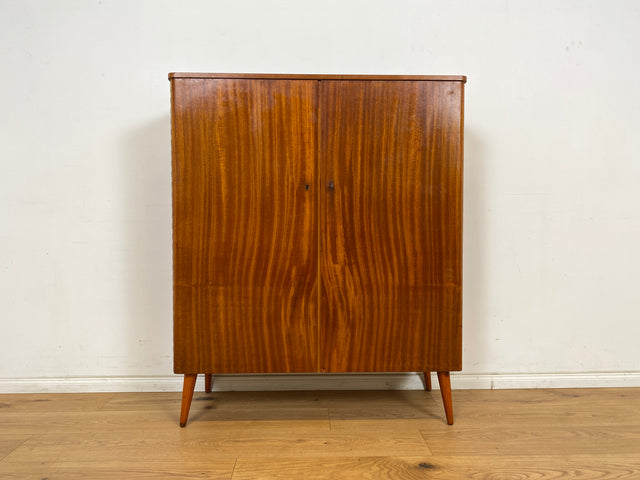 WMK Stilvoller, hochwertiger und gut erhaltener skandinavischer Wäscheschrank aus vollem Holz mit Schubladen # Schrank Kleiderschrank Highboard Kommode Wäschekommode Sideboard Mid-Century Vintage 50er