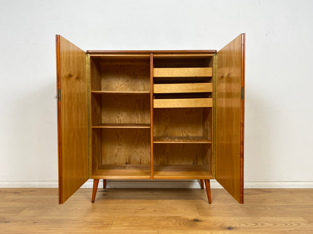 WMK Stilvoller, hochwertiger und gut erhaltener skandinavischer Wäscheschrank aus vollem Holz mit Schubladen # Schrank Kleiderschrank Highboard Kommode Wäschekommode Sideboard Mid-Century Vintage 50er