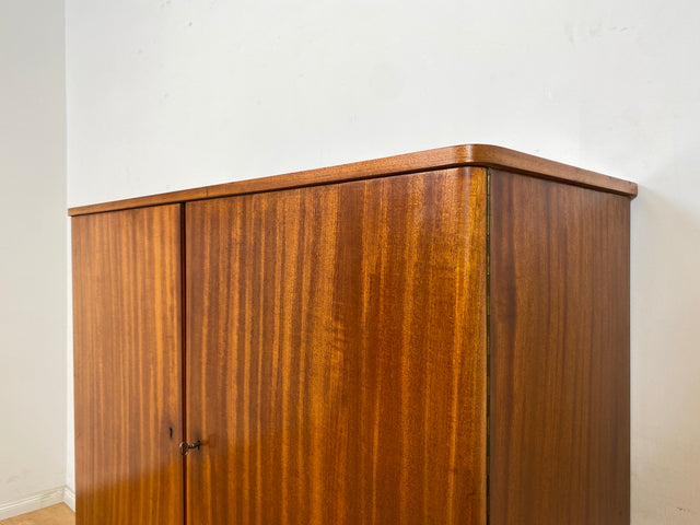 WMK Stilvoller, hochwertiger und gut erhaltener skandinavischer Wäscheschrank aus vollem Holz mit Schubladen # Schrank Kleiderschrank Highboard Kommode Wäschekommode Sideboard Mid-Century Vintage 50er