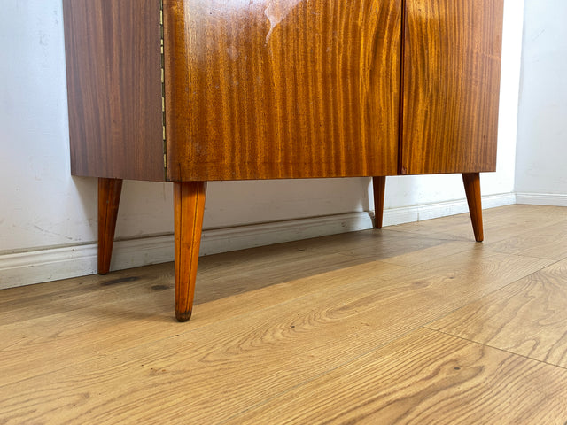 WMK Stilvoller, hochwertiger und gut erhaltener skandinavischer Wäscheschrank aus vollem Holz mit Schubladen # Schrank Kleiderschrank Highboard Kommode Wäschekommode Sideboard Mid-Century Vintage 50er