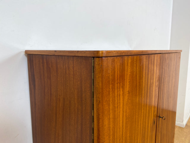 WMK Stilvoller, hochwertiger und gut erhaltener skandinavischer Wäscheschrank aus vollem Holz mit Schubladen # Schrank Kleiderschrank Highboard Kommode Wäschekommode Sideboard Mid-Century Vintage 50er