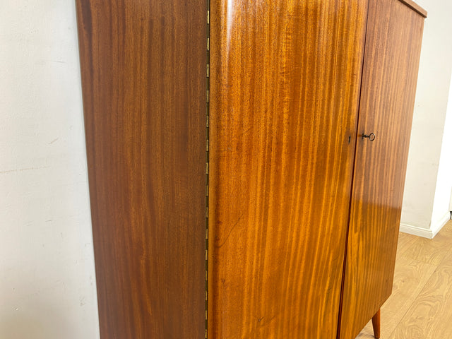 WMK Stilvoller, hochwertiger und gut erhaltener skandinavischer Wäscheschrank aus vollem Holz mit Schubladen # Schrank Kleiderschrank Highboard Kommode Wäschekommode Sideboard Mid-Century Vintage 50er