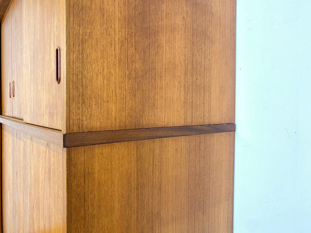 WMK Eleganter & gut erhaltener großer skandinavischer Kleiderschrank in Teakholz mit Schiebetüren & Aufsatz # Schrank Schlafzimmerschrank Wäscheschrank Wardrobe Danish Design Mid-Century Vintage Teak