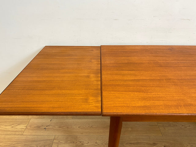 WMK Stilvoller und gut erhaltener ausziehbarer skandinavischer Esstisch aus 1960er Jahren in Teakholz # Tisch Esszimmertisch Dining table Küchentisch Holztisch Mid-Century Vintage Danish Design 60er