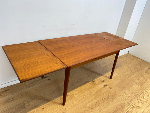 WMK Stilvoller und gut erhaltener ausziehbarer skandinavischer Esstisch aus 1960er Jahren in Teakholz # Tisch Esszimmertisch Dining table Küchentisch Holztisch Mid-Century Vintage Danish Design 60er