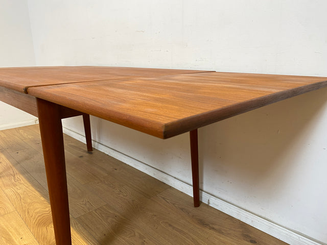 WMK Stilvoller und gut erhaltener ausziehbarer skandinavischer Esstisch aus 1960er Jahren in Teakholz # Tisch Esszimmertisch Dining table Küchentisch Holztisch Mid-Century Vintage Danish Design 60er