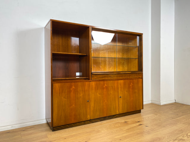 WMK Hochwertiger und gut erhaltener tschechischer 50er Jahre Wohnzimmerschrank aus vollem Holz mit Vitrine und Regalfach # Schrank Vitrinenschrank Sideboard Geschirrschrank Mid-Century Vintage 60er