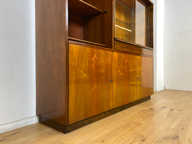 WMK Hochwertiger und gut erhaltener tschechischer 50er Jahre Wohnzimmerschrank aus vollem Holz mit Vitrine und Regalfach # Schrank Vitrinenschrank Sideboard Geschirrschrank Mid-Century Vintage 60er