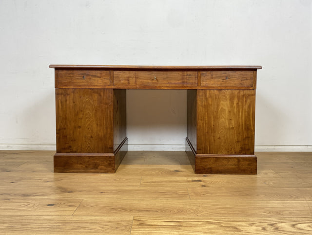 WMK Stilvoller und gut erhaltener großer antiker Schreibtisch aus vollem Holz mit 9 Schubladen # Arbeitstisch Chefschreibtisch Desk Bürotisch Herrenzimmer Art Deco Bauhaus Vintage # Versand möglich