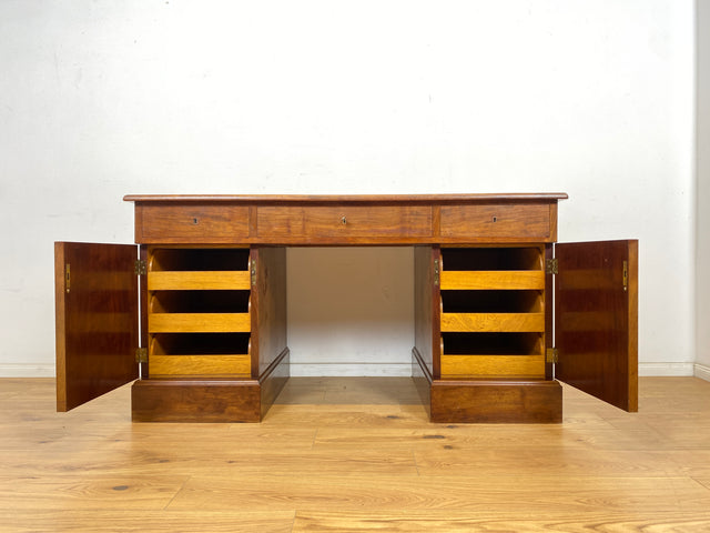 WMK Stilvoller und gut erhaltener großer antiker Schreibtisch aus vollem Holz mit 9 Schubladen # Arbeitstisch Chefschreibtisch Desk Bürotisch Herrenzimmer Art Deco Bauhaus Vintage # Versand möglich