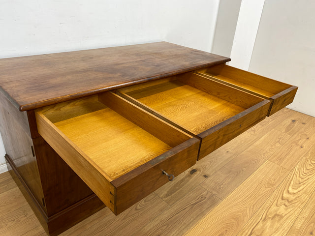 WMK Stylish and well-preserved large antique desk made of solid wood with 9 drawers # Work table, executive desk, office table, gentleman's room, Art Deco, Bauhaus, Vintage # Shipping possible