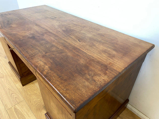 WMK Stilvoller und gut erhaltener großer antiker Schreibtisch aus vollem Holz mit 9 Schubladen # Arbeitstisch Chefschreibtisch Desk Bürotisch Herrenzimmer Art Deco Bauhaus Vintage # Versand möglich