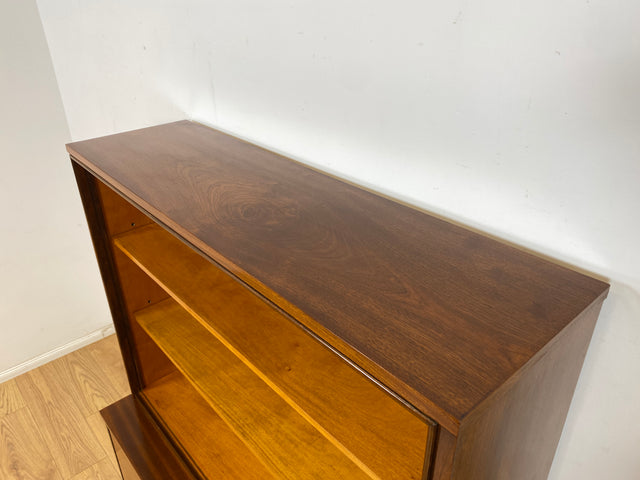 WMK Hochwertiger und gut erhaltener tschechischer 50er Jahre Bücherschrank aus vollem Holz mit verstellbaren Regalböden # Schrank Bücherregal Regal Highboard Sideboard Kommode Mid-Century Vintage 60er