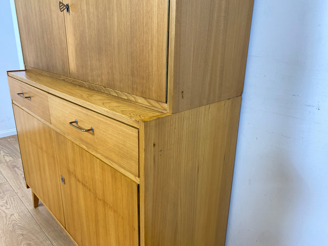 WMK Minimalistisches und sehr gut erhaltenes 70er Jahre Highboard mit Schubladen, Regalfach und schönen Messinggriffen # Schrank Wäscheschrank Kommode Sideboard Wohnzimmerschrank Mid-Century Vintage