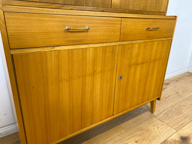 WMK Minimalistisches und sehr gut erhaltenes 70er Jahre Highboard mit Schubladen, Regalfach und schönen Messinggriffen # Schrank Wäscheschrank Kommode Sideboard Wohnzimmerschrank Mid-Century Vintage