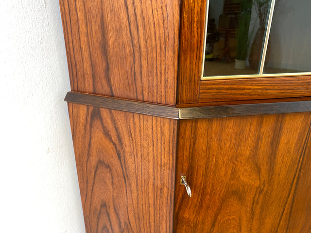 WMK Stilvoller und sehr gut erhaltene skandinavische Eckvitrine in edlem Palisander mit besonders schöner Maserung # Vitrine Eckschrank Eckkommode Geschirrschrank Bücherschrank Danish Design Vintage