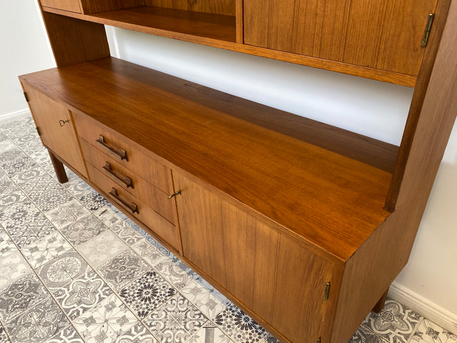 WMK Stilvolles und sehr gut erhaltenes skandinavisches Highboard aus vollem Holz im Teak # Schrank Bücherschrank Bücherregal Wohnzimmerschrank Sideboard Danish Design Mid-Century Vintage Teakholz