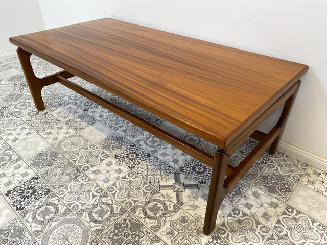 WMK Formschöner und gut erhaltener Danish Design Couchtisch mit wunderschöner Maserung # Wohnzimmertisch Tisch Table 60er Mad Men Vintage Skandinavisch Hygge - Lieferung möglich