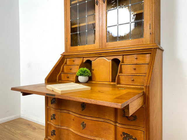 WMK Hochwertiger und sehr gut erhaltener dänischer 60er Jahre Aufsatzsekretär im Barockstil aus massiver Eiche mit edlen Messinggriffen # Sekretär Schreibschrank Schreibtisch Vitrine Schrank Vintage