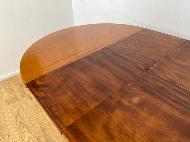 WMK Schöner jedoch etwas abgenutzter runder Mid-Century Esstisch , ausziehbar mit integrierter Ausziehplatte # Tisch Holztisch Esszimmertisch Küchentisch Ausziehtisch Dining Table Vintage Retro 60er