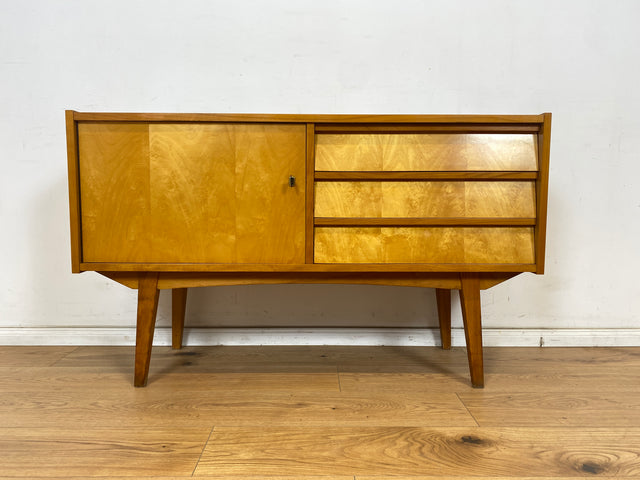 WMK Stilvolles und sehr gut erhaltenes Mid-Century Sideboard Modell 3336 von VEB Möbelfabrik Werdau aus 1964 # Schrank Anrichte Wäscheschrank TV-Lowboard Fernsehkommode Kommode DDR Vintage Retro 60er