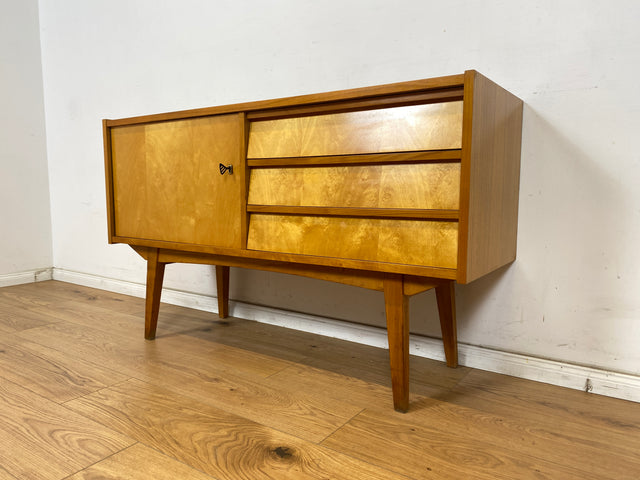 WMK Stilvolles und sehr gut erhaltenes Mid-Century Sideboard Modell 3336 von VEB Möbelfabrik Werdau aus 1964 # Schrank Anrichte Wäscheschrank TV-Lowboard Fernsehkommode Kommode DDR Vintage Retro 60er