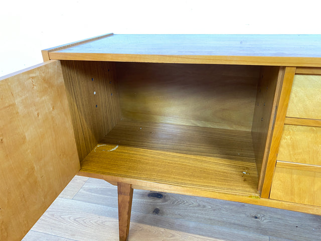 WMK Stilvolles und sehr gut erhaltenes Mid-Century Sideboard Modell 3336 von VEB Möbelfabrik Werdau aus 1964 # Schrank Anrichte Wäscheschrank TV-Lowboard Fernsehkommode Kommode DDR Vintage Retro 60er