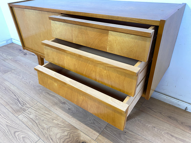 WMK Stilvolles und sehr gut erhaltenes Mid-Century Sideboard Modell 3336 von VEB Möbelfabrik Werdau aus 1964 # Schrank Anrichte Wäscheschrank TV-Lowboard Fernsehkommode Kommode DDR Vintage Retro 60er