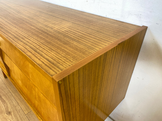 WMK Stilvolles und sehr gut erhaltenes Mid-Century Sideboard Modell 3336 von VEB Möbelfabrik Werdau aus 1964 # Schrank Anrichte Wäscheschrank TV-Lowboard Fernsehkommode Kommode DDR Vintage Retro 60er